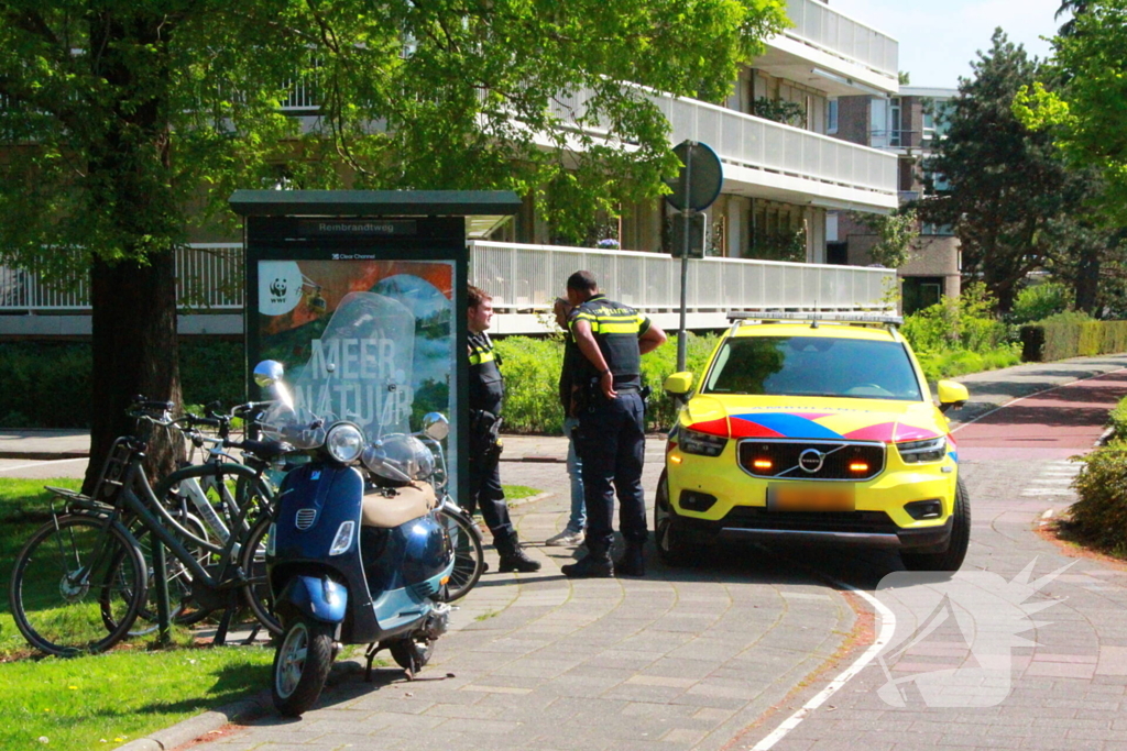 Scooterrijder geschept door automobilist