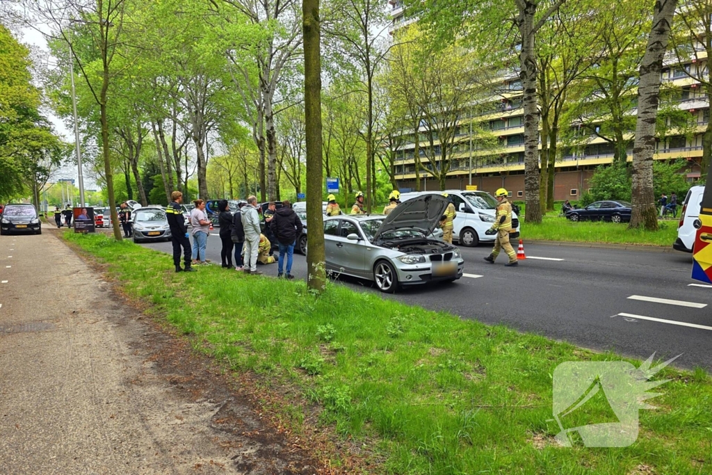 Brandweer ingezet voor kop-staartbotsing bij verkeerslichten
