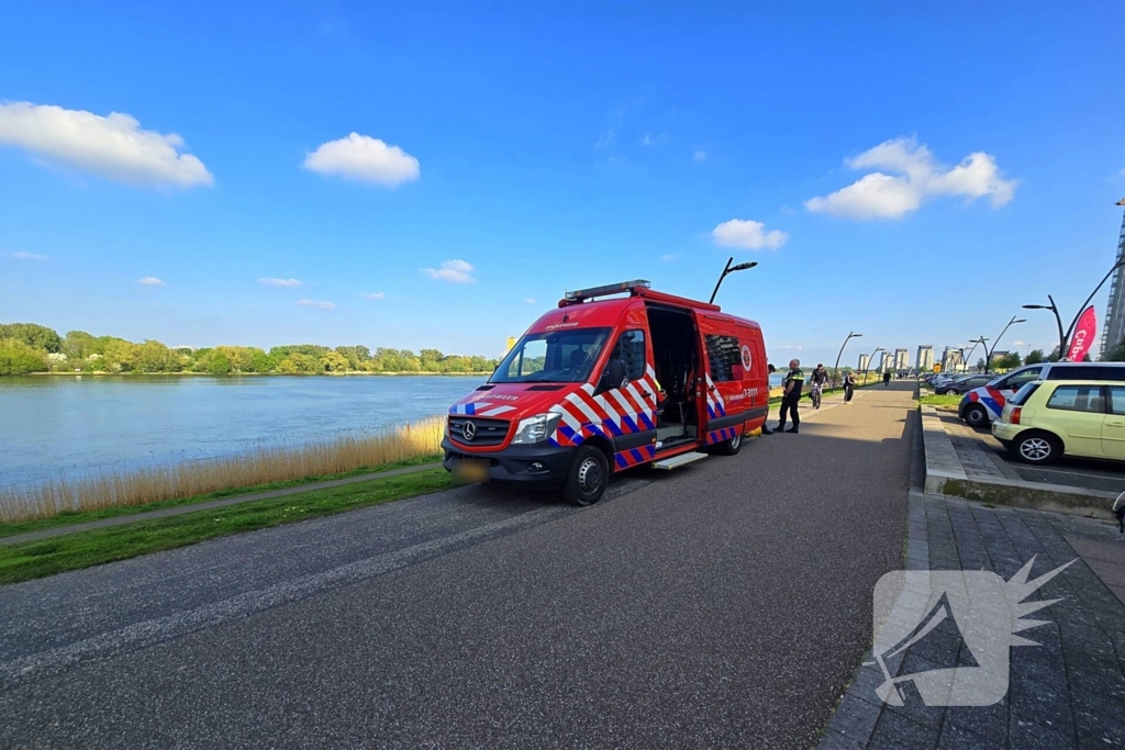 Hulpdiensten op zoek naar slachtoffer