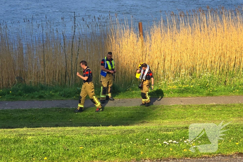 Hulpdiensten op zoek naar slachtoffer
