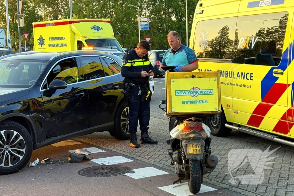 Pizzabezorger gewond bij aanrijding met auto