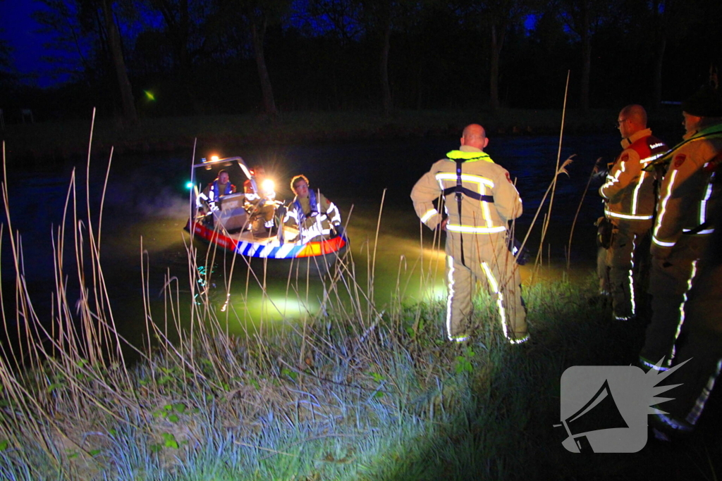 Zoektocht door brandweer naar ree in vaart