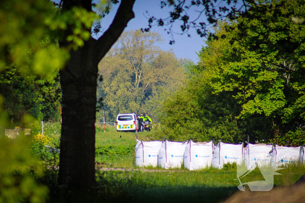 Groot onderzoek naar aantreffen fiets met kleding langs waterkant