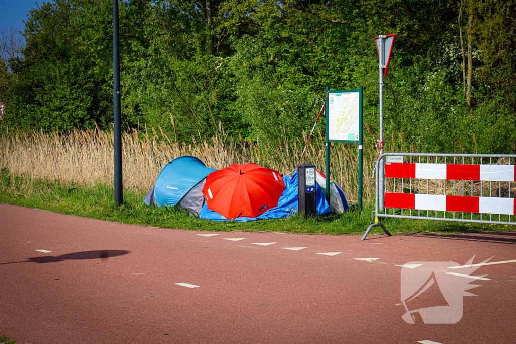 Groot onderzoek naar aantreffen fiets met kleding langs waterkant