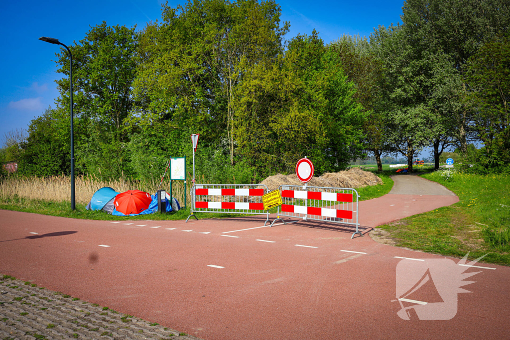 Groot onderzoek naar aantreffen fiets met kleding langs waterkant