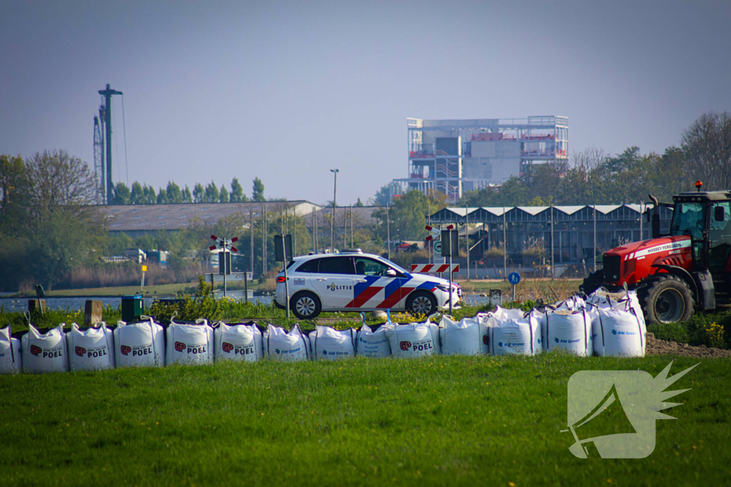 Groot onderzoek naar aantreffen fiets met kleding langs waterkant