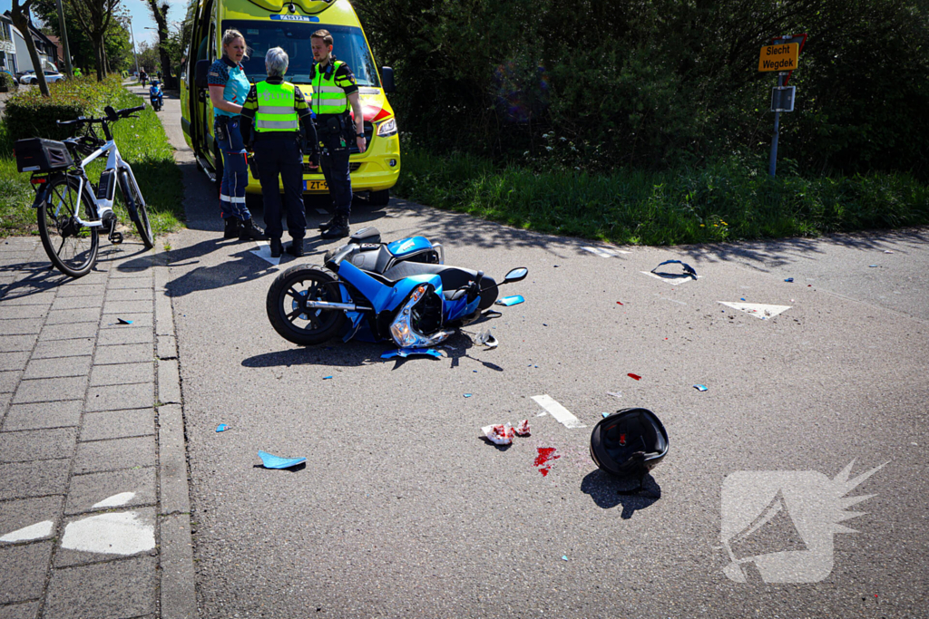 Scooterrijder gewond bij aanrijding met automobilist
