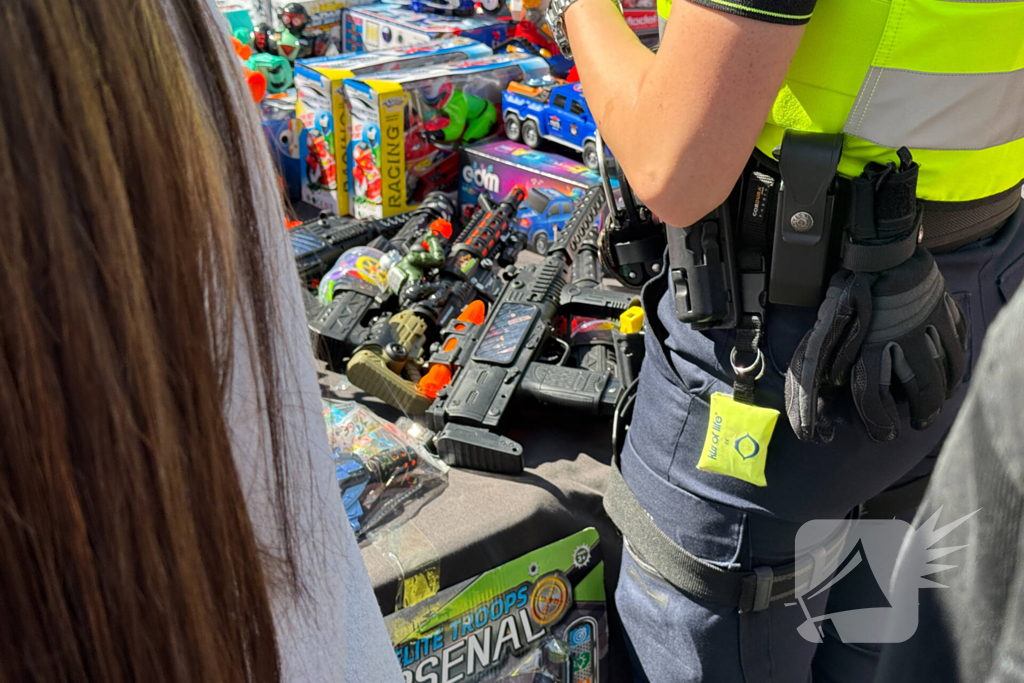 Meerdere (nep)wapens in beslag genomen tijdens Koningsdag