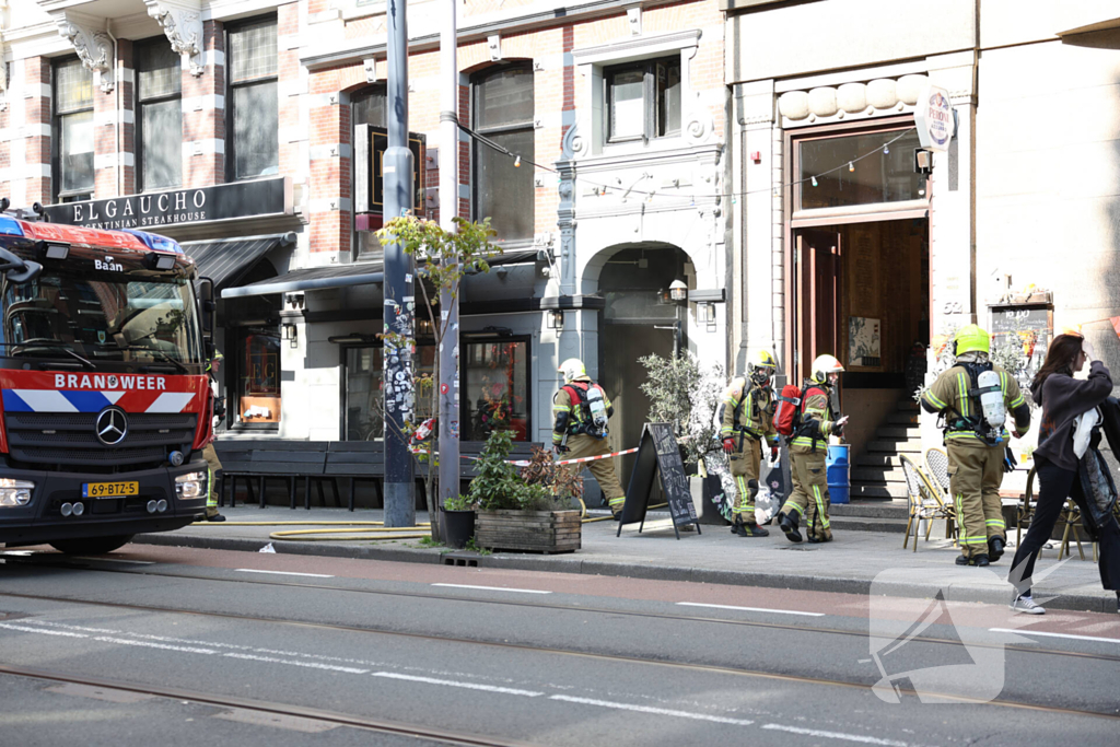 Veel rookontwikkeling bij grote brand in winkelpand