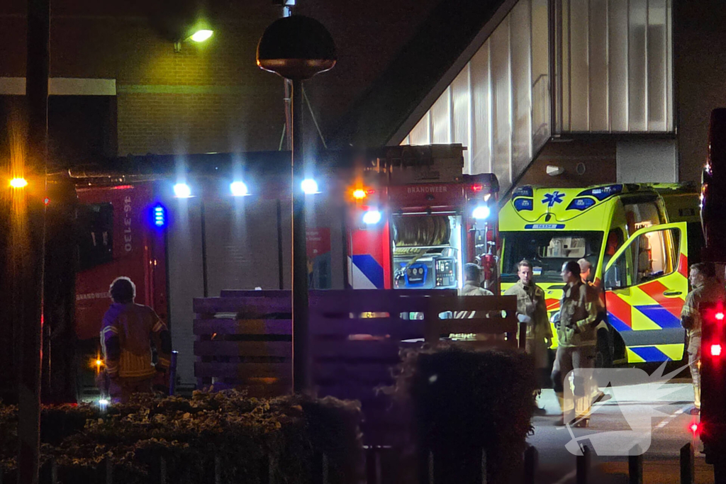 Brandweer controleert ambulance wegens mogelijke brand