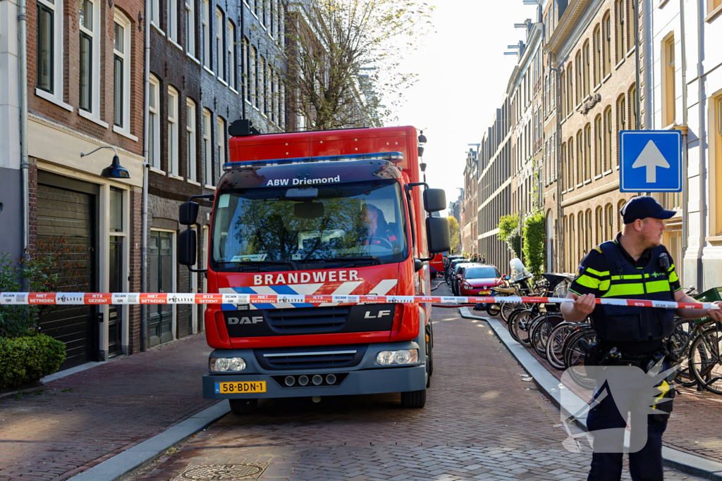 Grote brand in portiekwoning