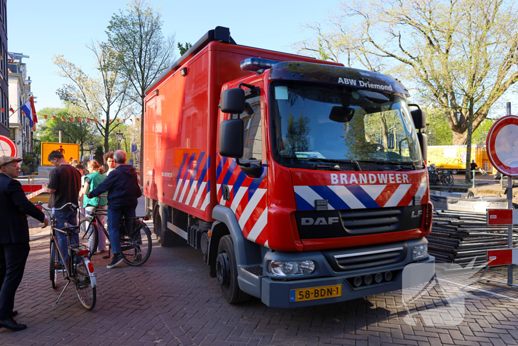 Grote brand in portiekwoning