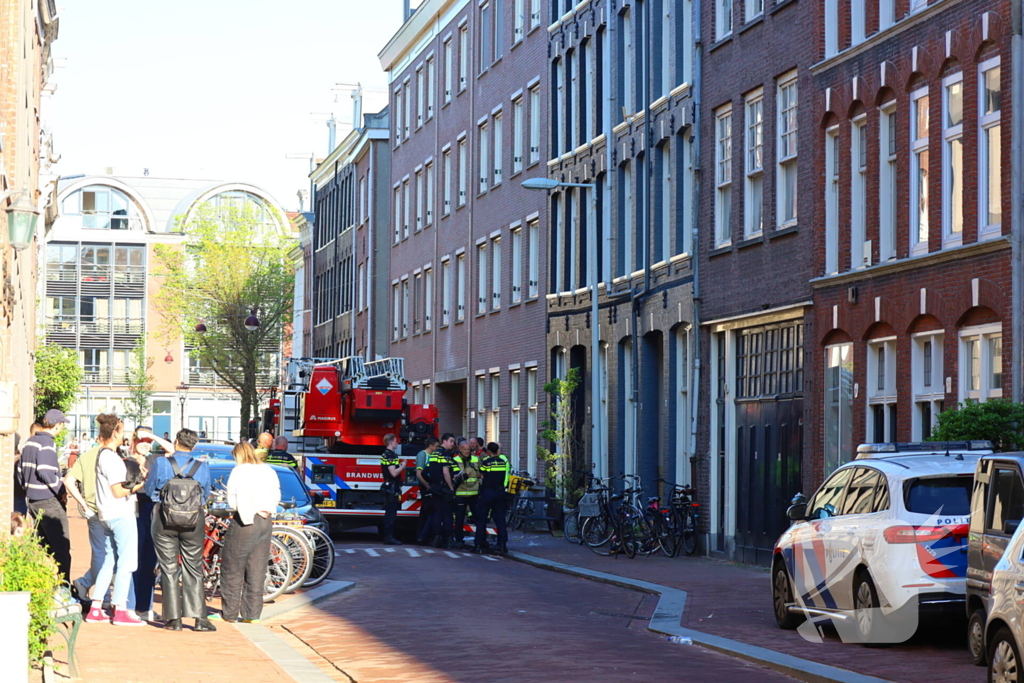 Grote brand in portiekwoning