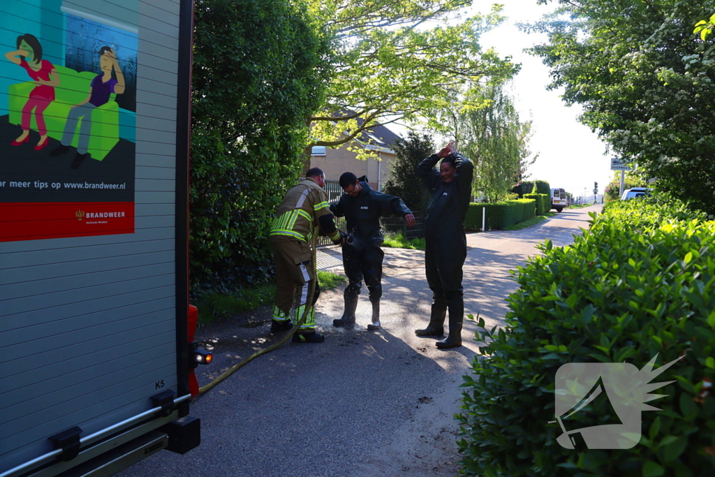 Man komt vast te zitten met voet in vlonder