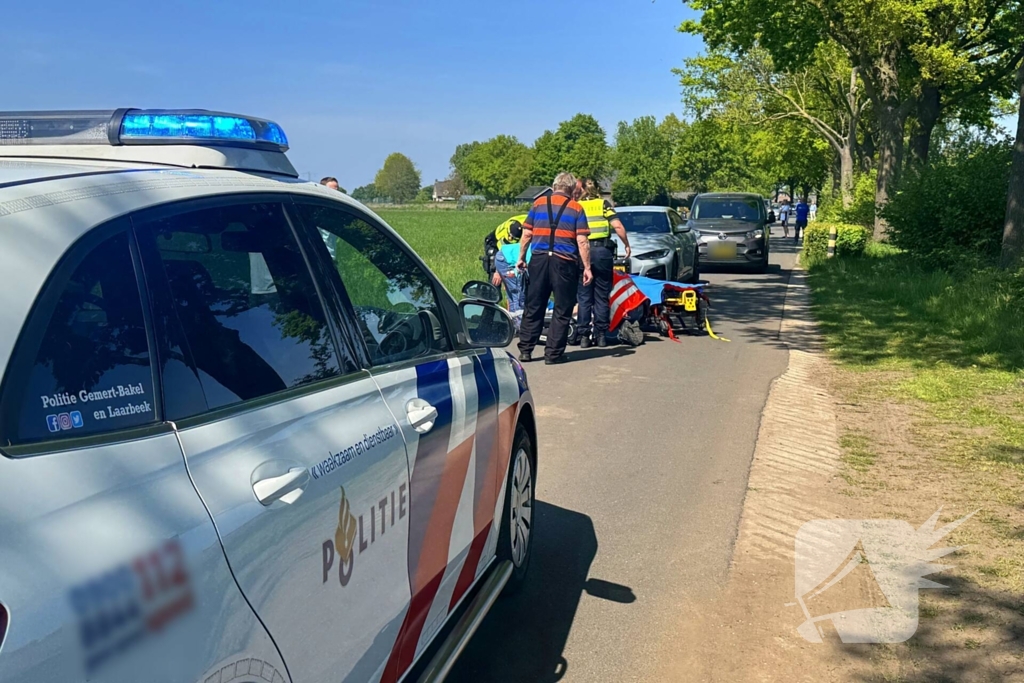 Fietser gewond na val tijdens inhaalactie vrachtwagen
