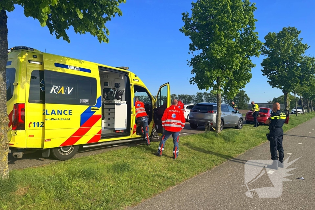 Forse schade bij aanrijding tussen twee auto's