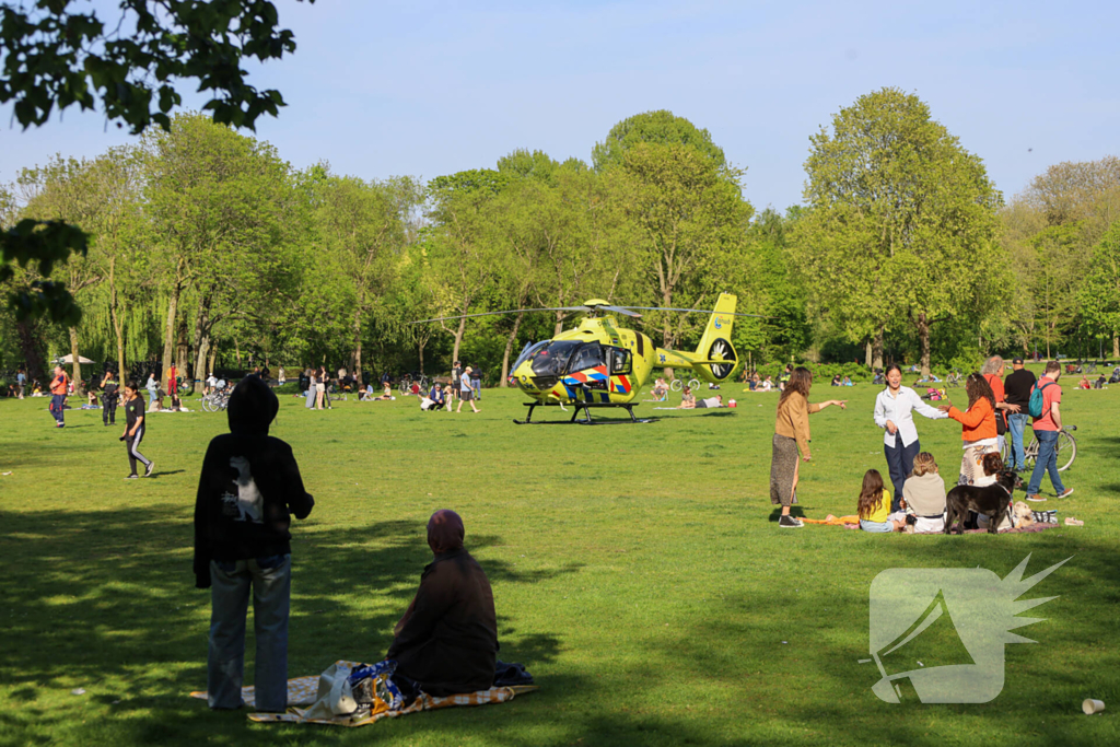 Traumahelikopter landt in druk park vanwege ongeval met E-bike