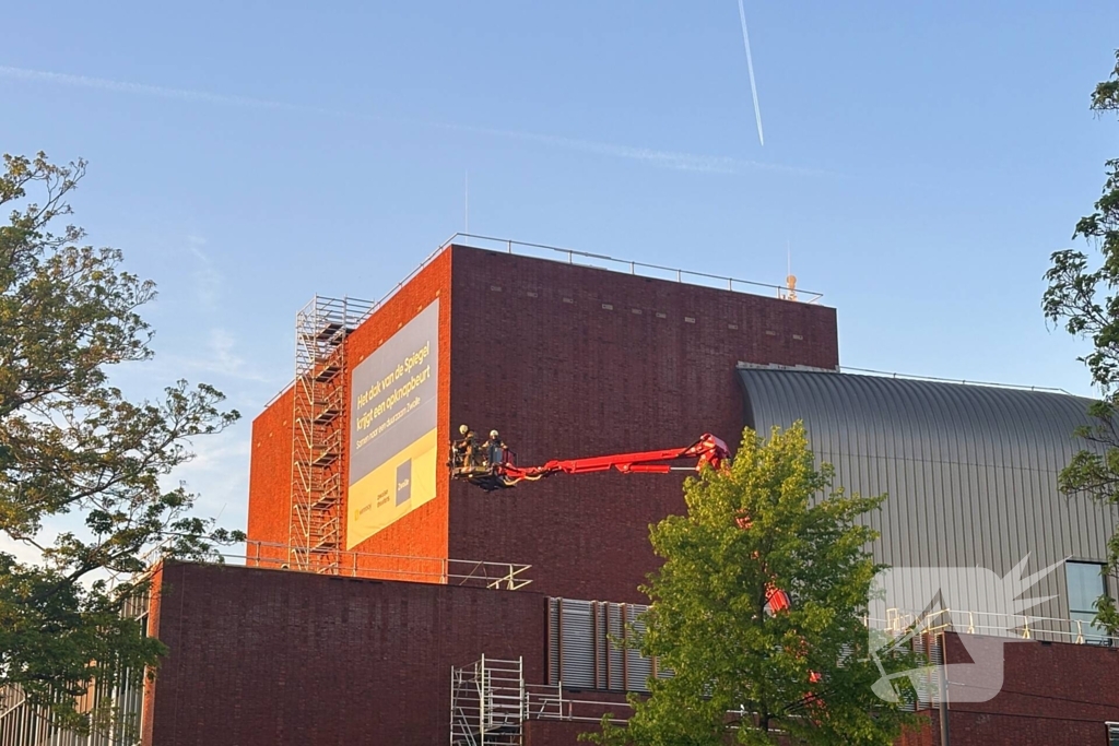 Brandweer ingezet voor brand op een theatergebouw