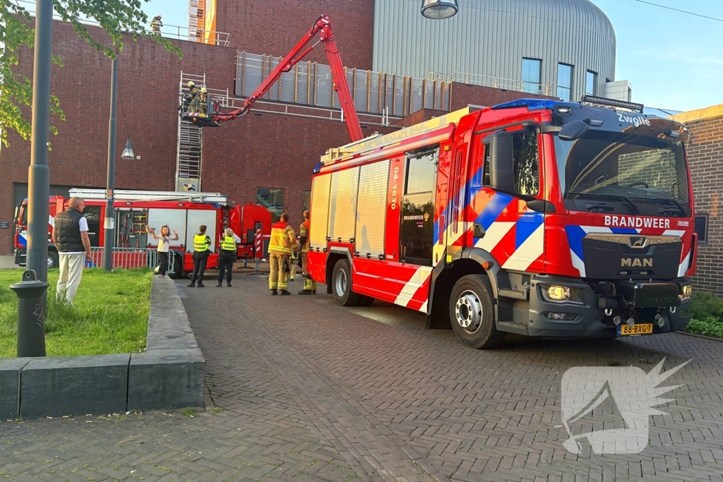 Brandweer ingezet voor brand op een theatergebouw