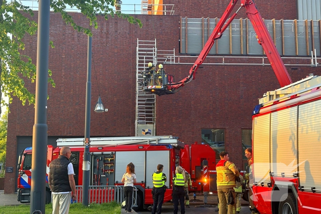 Brandweer ingezet voor brand op een theatergebouw