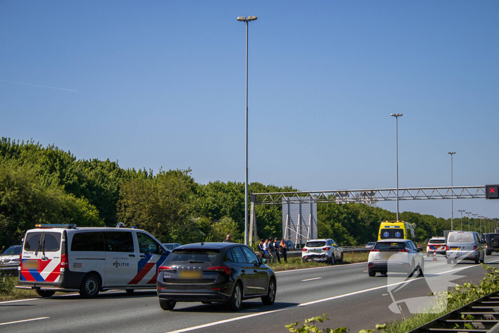 Kop-staart aanrijding op snelweg