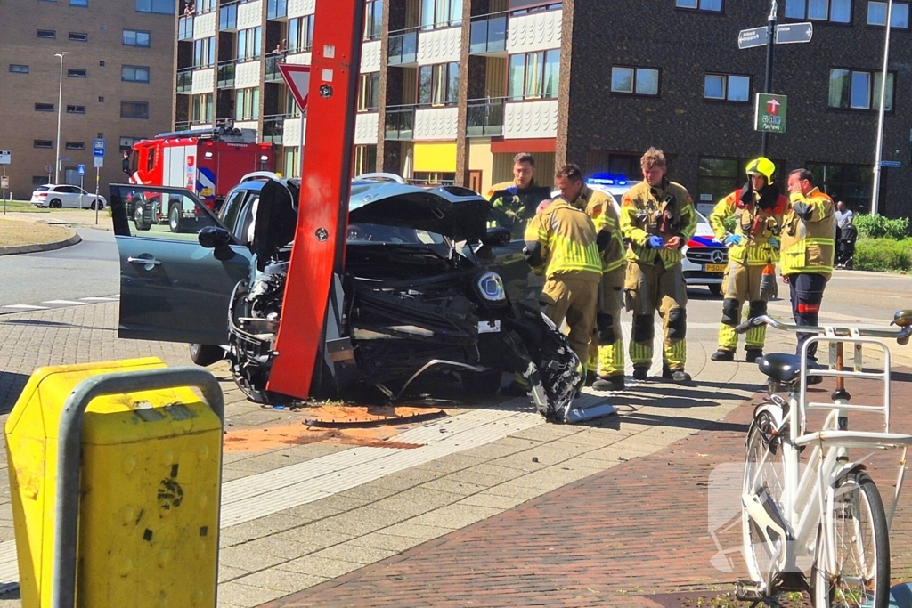 Bestuurder mogelijk onwel bij ongeluk