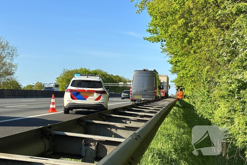 Meerdere voertuigen betrokken bij botsing op snelweg