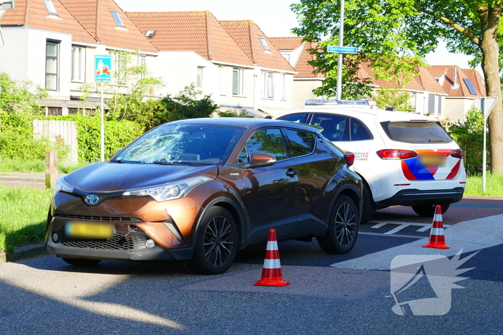 Barst in voorruit na botsing met e-biker