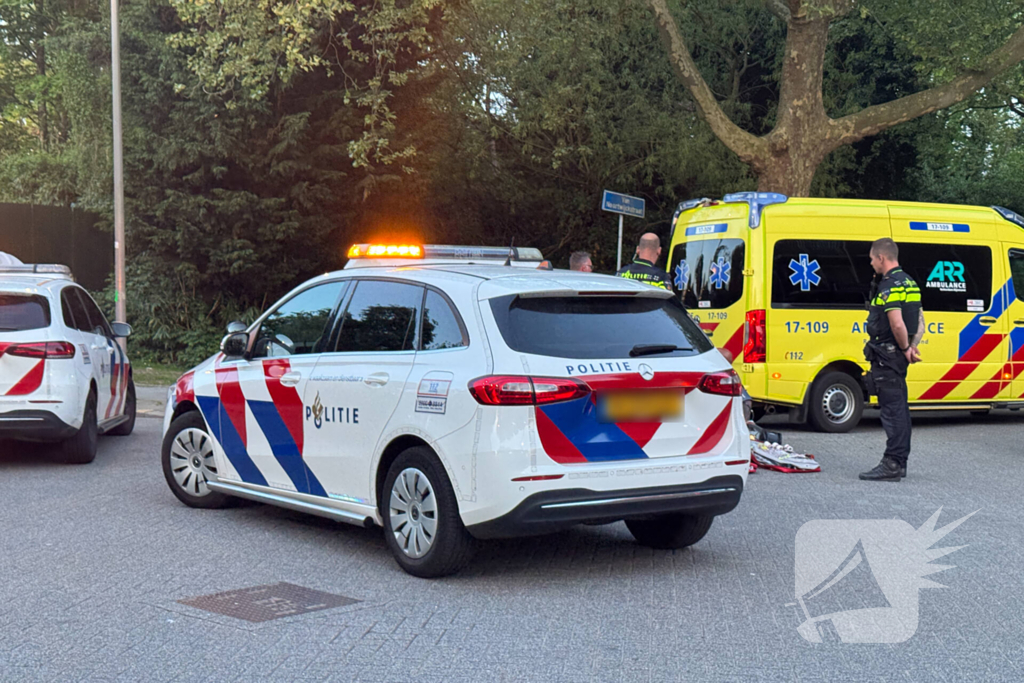 Scooterrijder in botsing op kruising