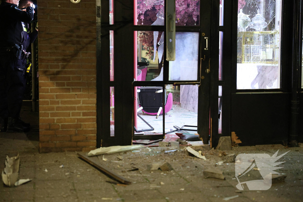 Hevige explosie veroorzaakt schade aan restaurant