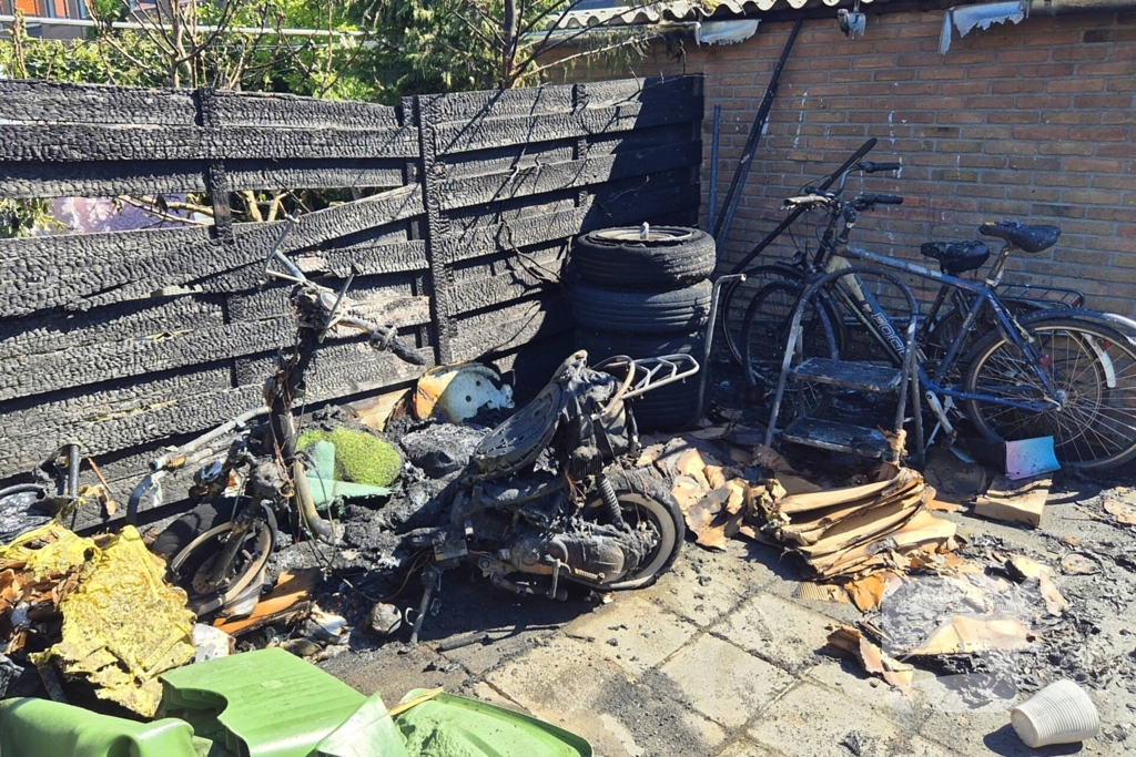 Schuur volledig verwoest door brand
