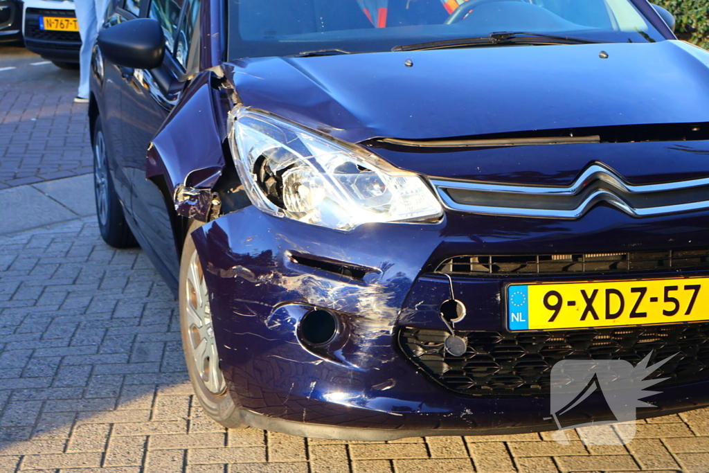 Motorrijder gewond bij aanrijding met auto