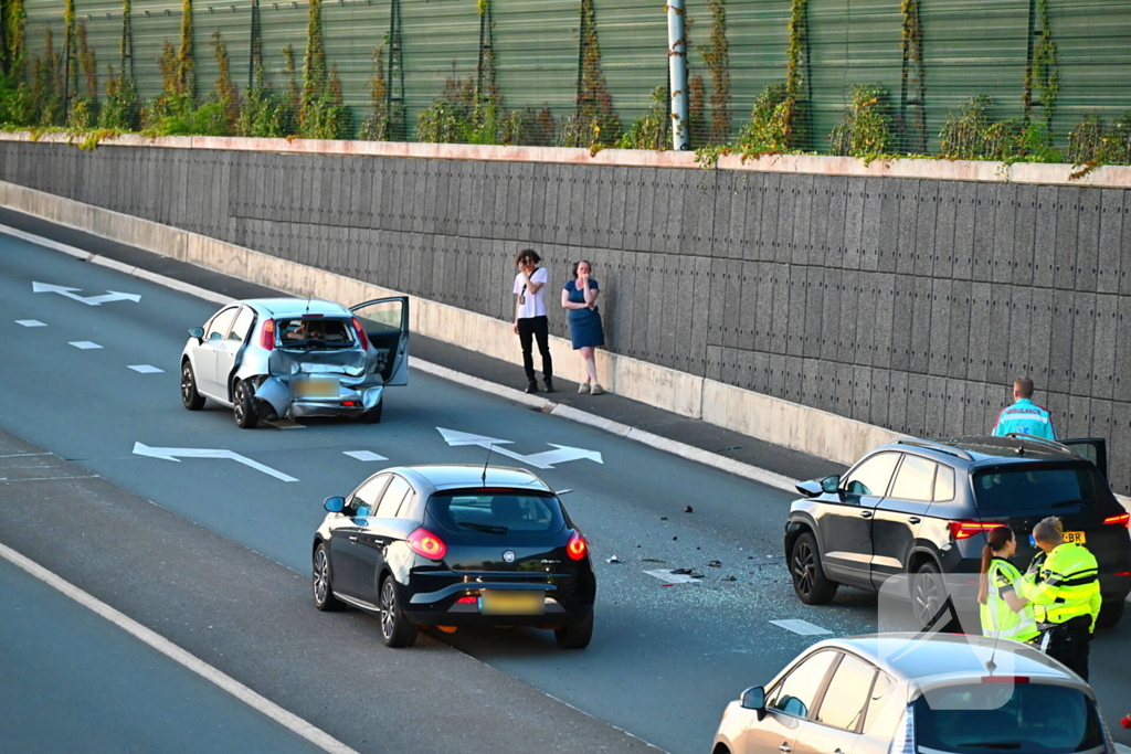 Voertuigen fors beschadigd na botsing