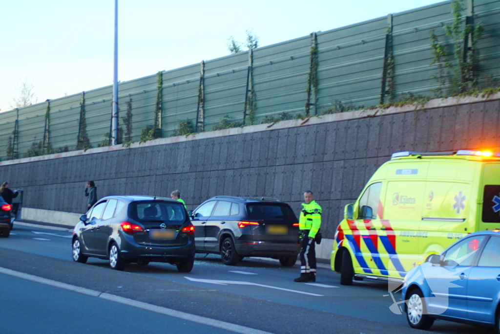 Voertuigen fors beschadigd na botsing