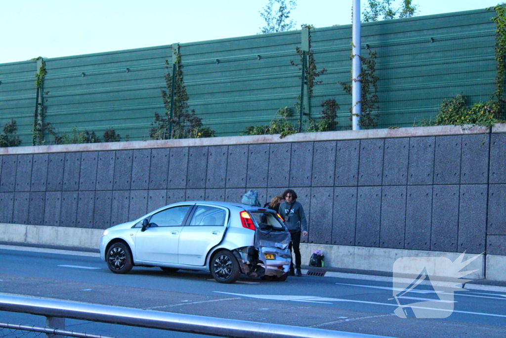 Voertuigen fors beschadigd na botsing