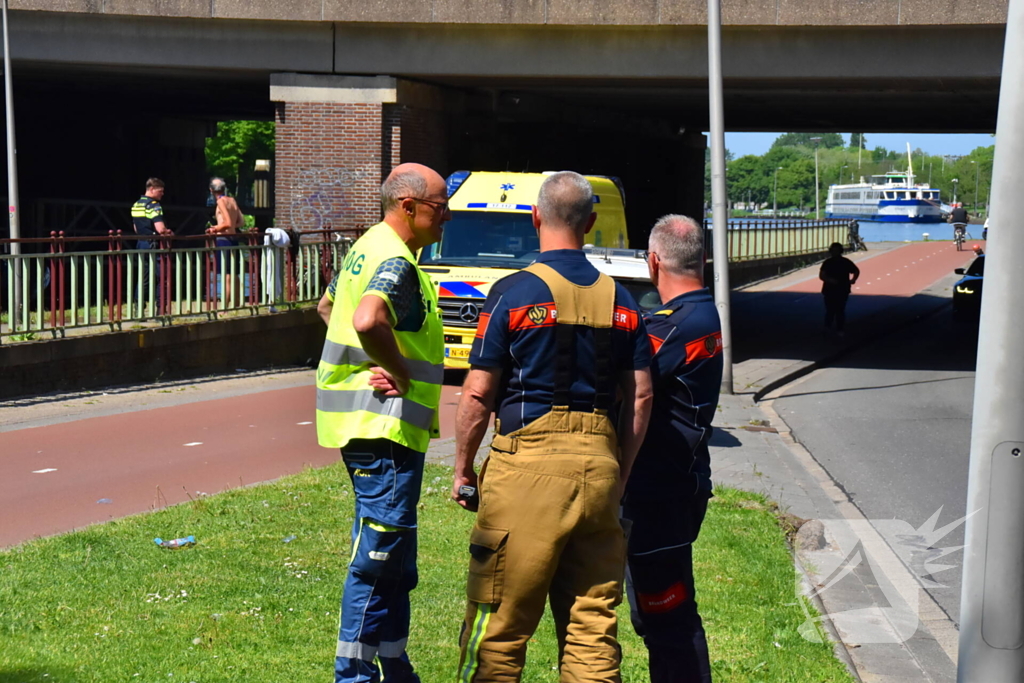 Hulpdiensten ingezet na melding persoon te water