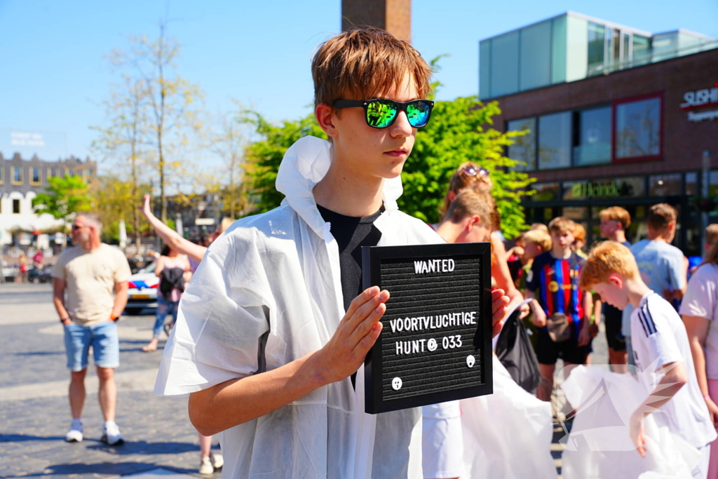 Tientallen jongeren op de vlucht voor politie