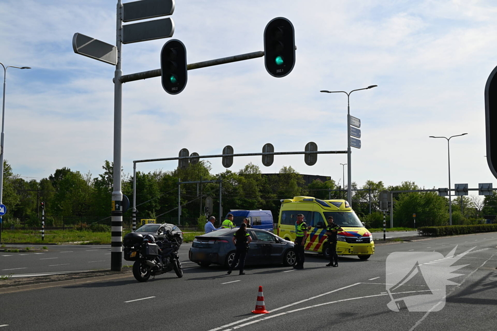 Ambulance aangereden door automobilist