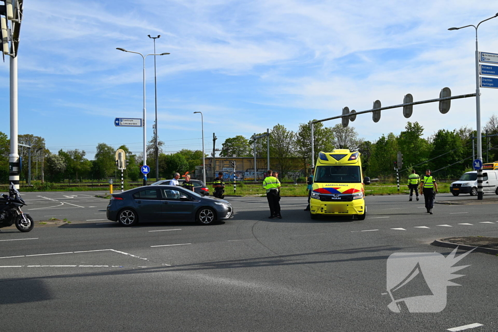 Ambulance aangereden door automobilist