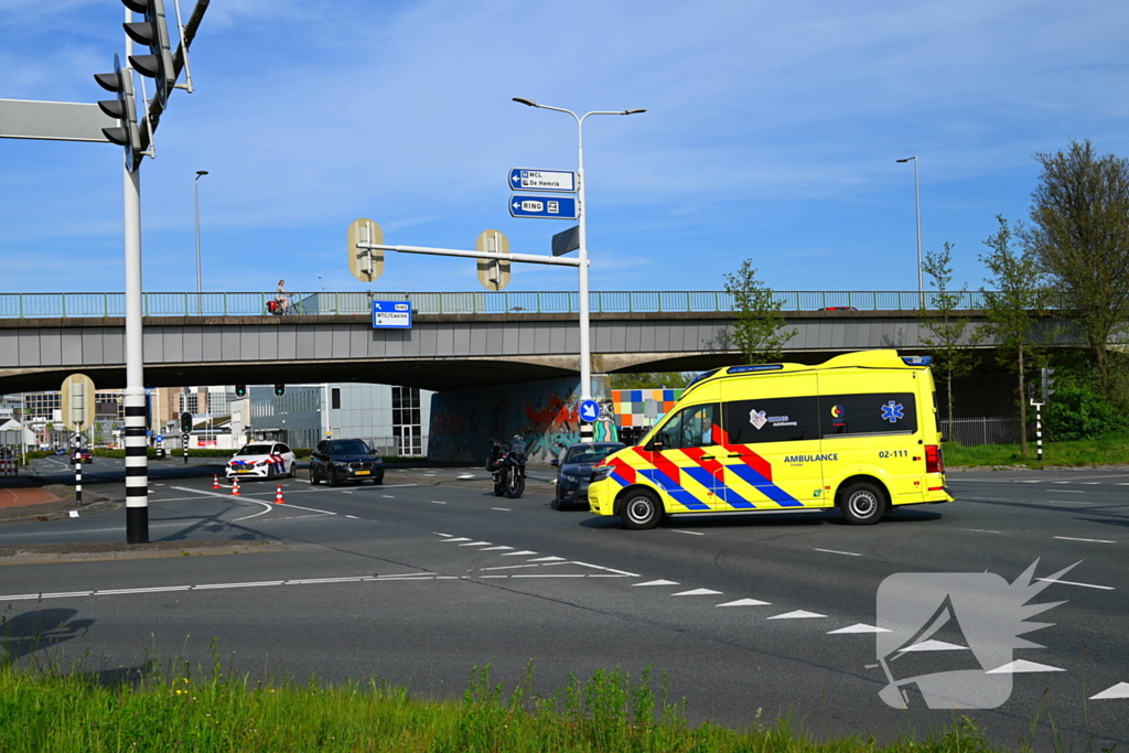 Ambulance aangereden door automobilist