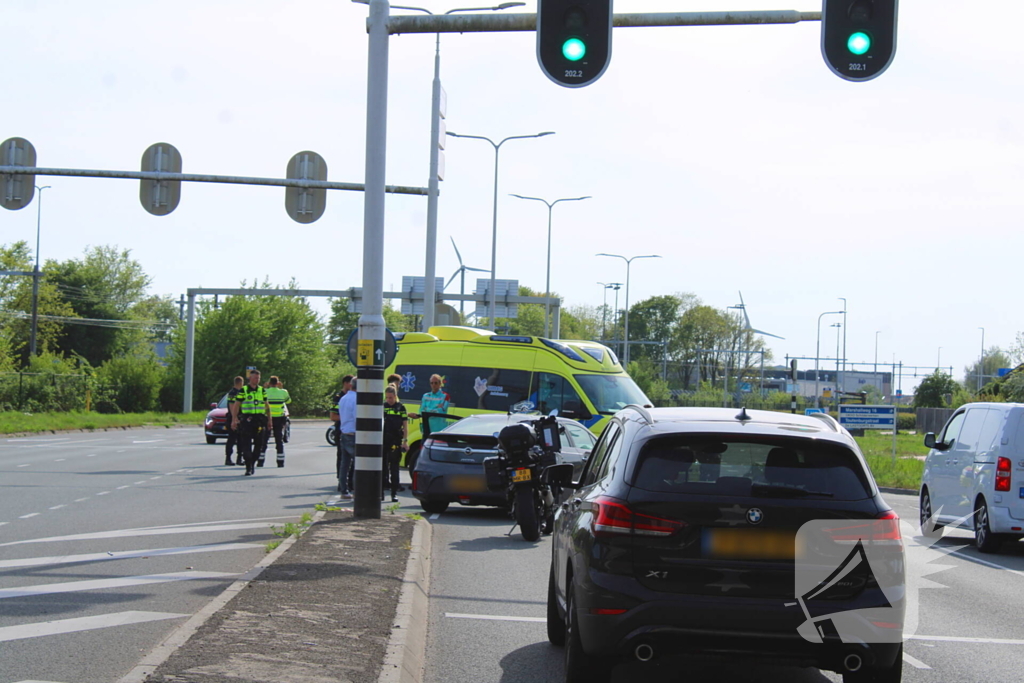 Ambulance aangereden door automobilist