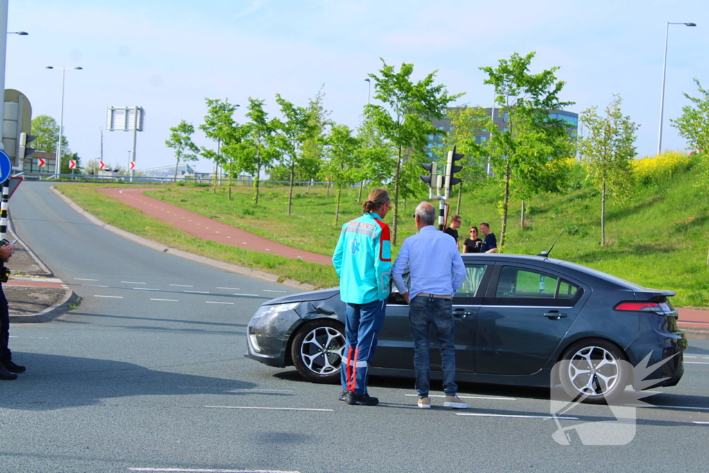Ambulance aangereden door automobilist