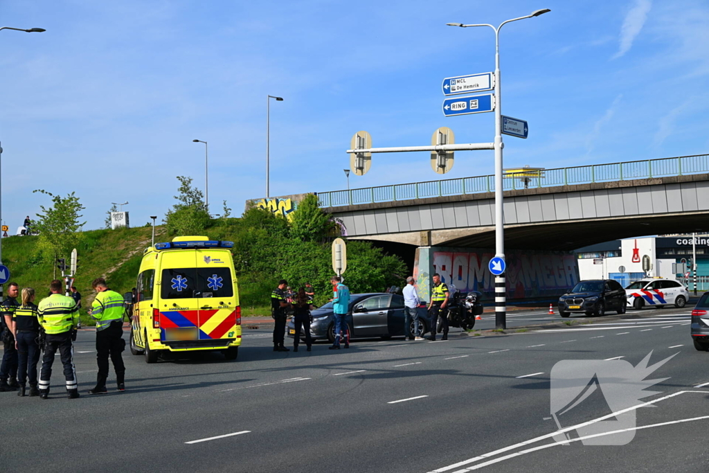 Ambulance aangereden door automobilist