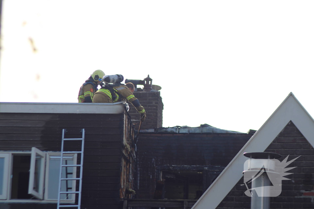 Veel rookontwikkeling bij brand in appartementen boven winkels