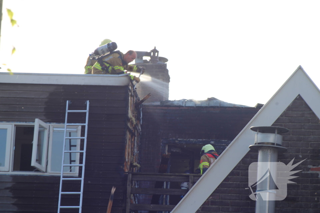 Veel rookontwikkeling bij brand in appartementen boven winkels