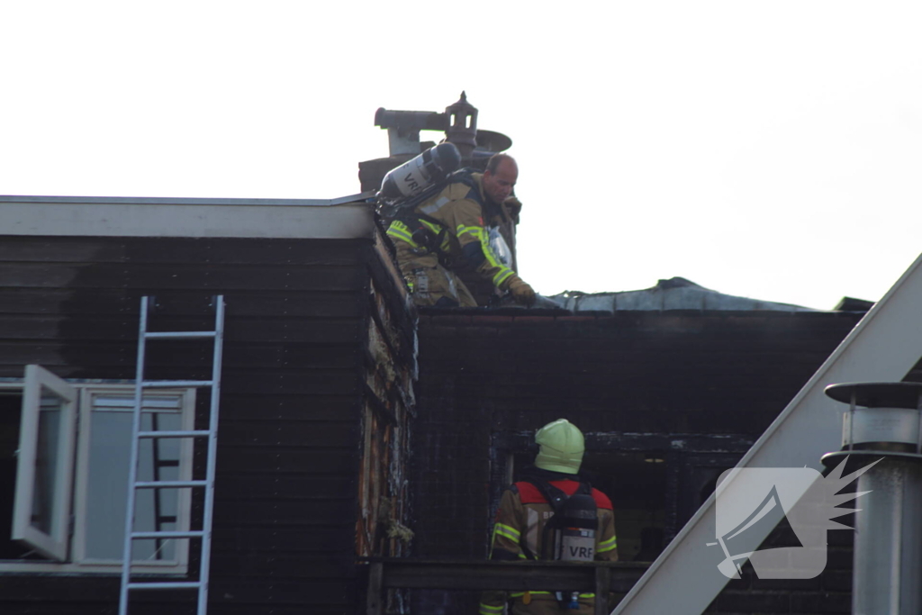 Veel rookontwikkeling bij brand in appartementen boven winkels