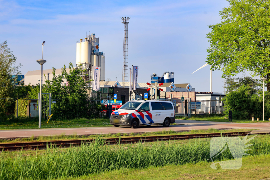 Persoon gered uit silo met beton