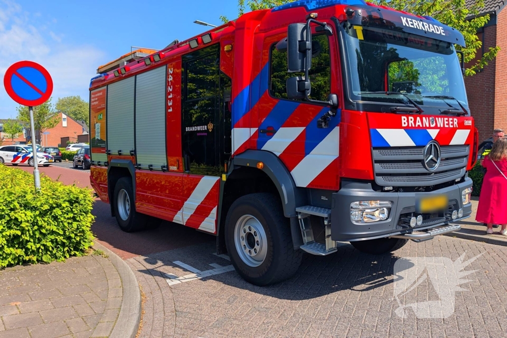 Automobilist verliest macht over het stuur en raakt muur