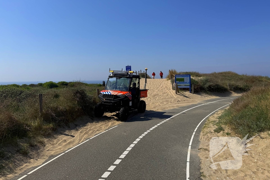 Zoekactie naar vermiste persoon op strand