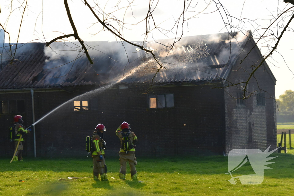 Grote brand verwoest schuur